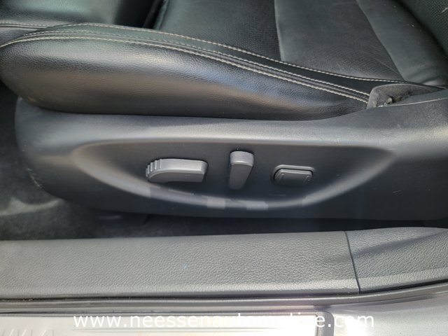 Vehicle image 30 of 38