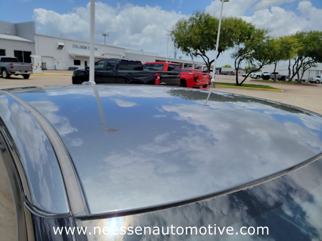 Vehicle image 35 of 38