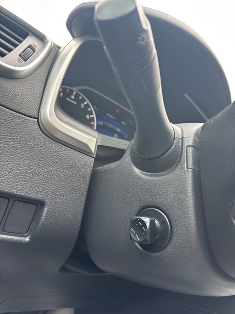 Vehicle image 37 of 45