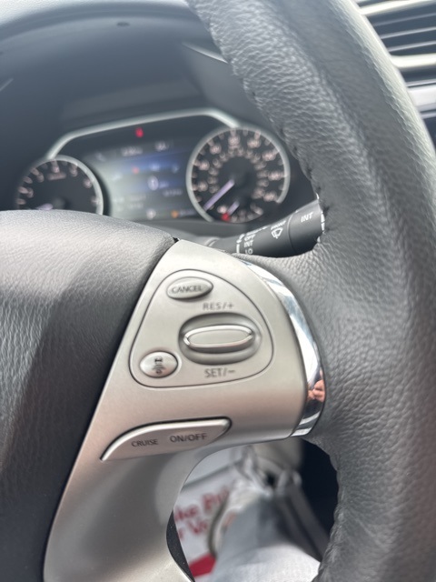 Vehicle image 35 of 45