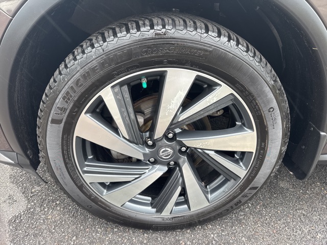 Vehicle image 42 of 45