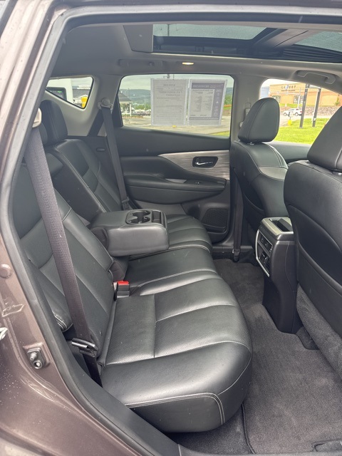 Vehicle image 17 of 45
