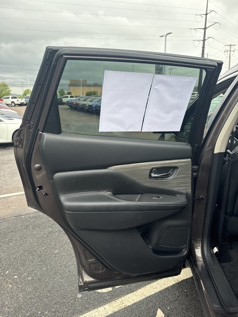 Vehicle image 13 of 45