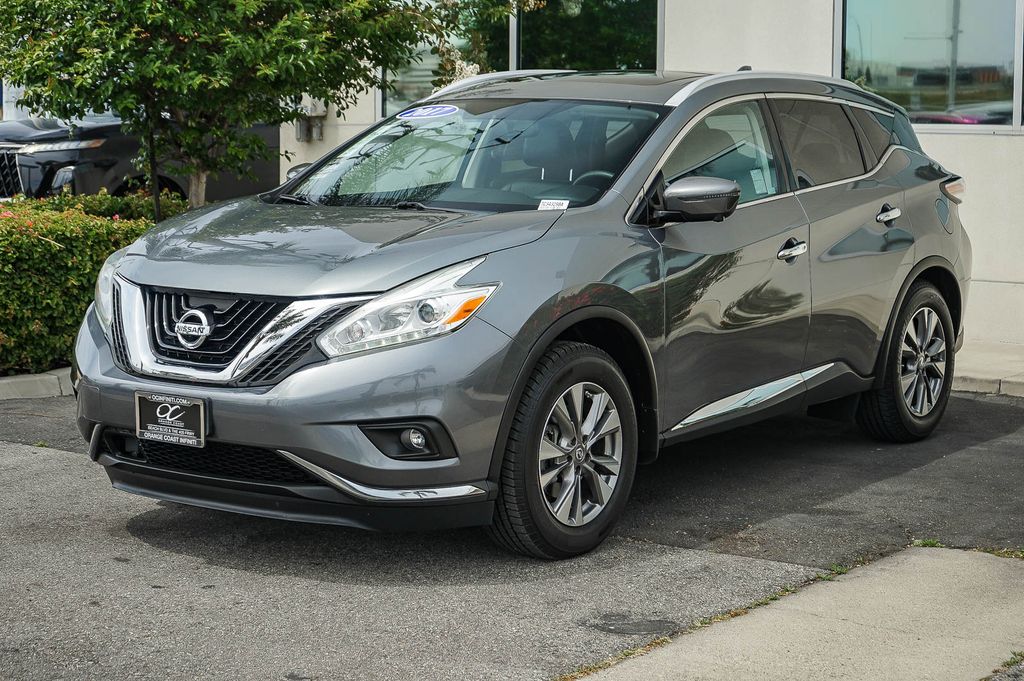2017 Nissan Murano SL Image 1 of 24