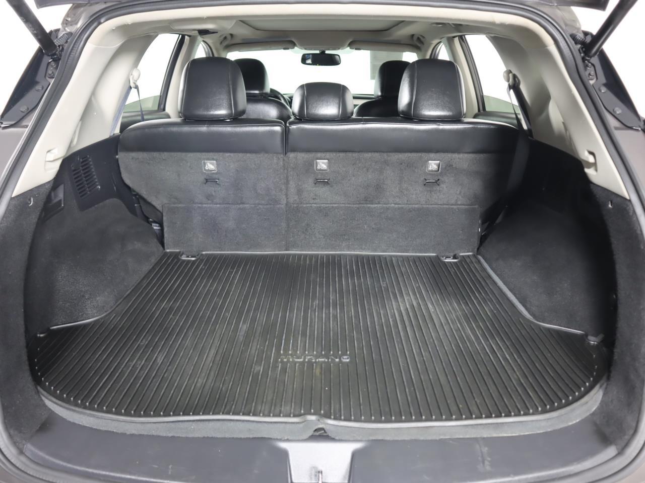 Vehicle image 39 of 49