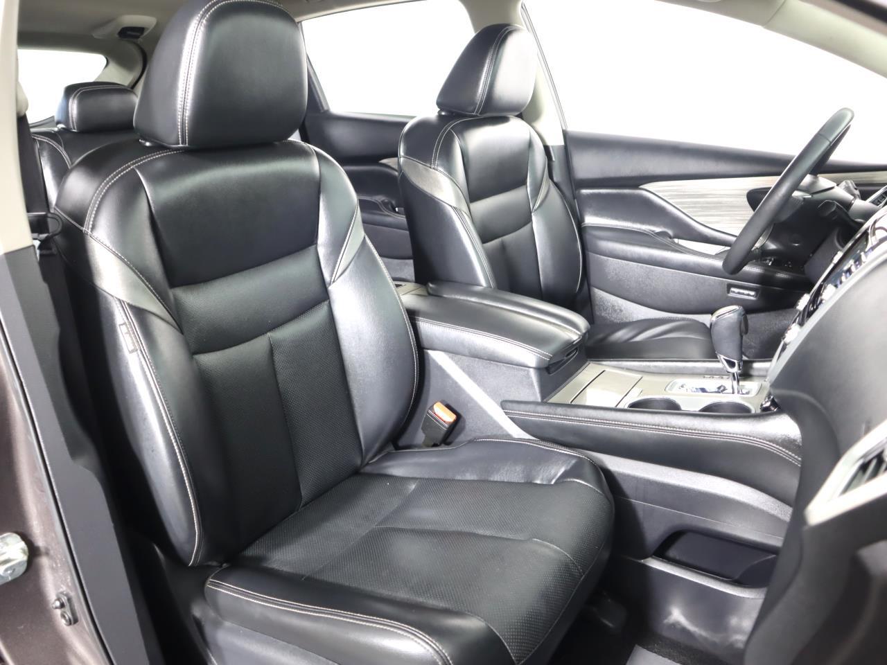 Vehicle image 45 of 49