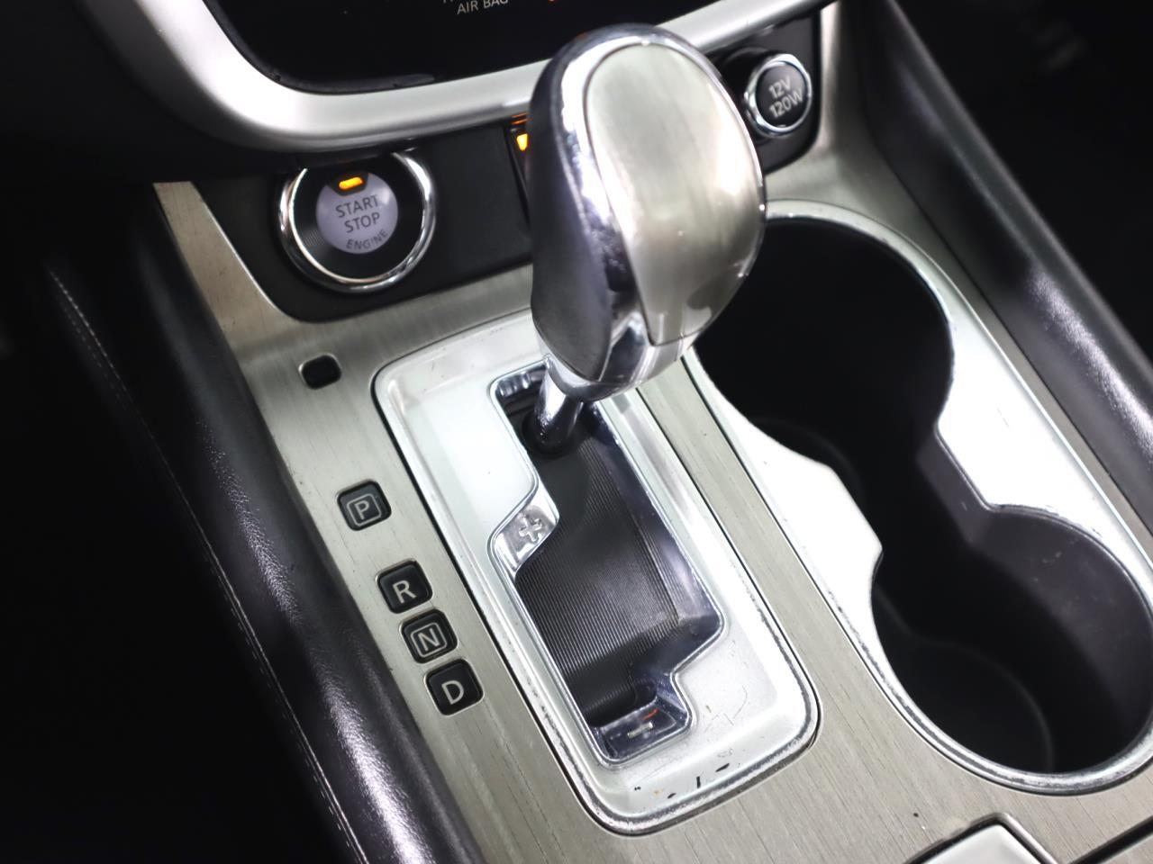 Vehicle image 27 of 49