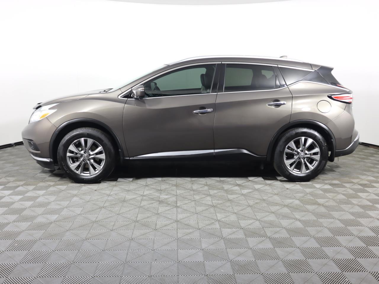 Vehicle image 2 of 49