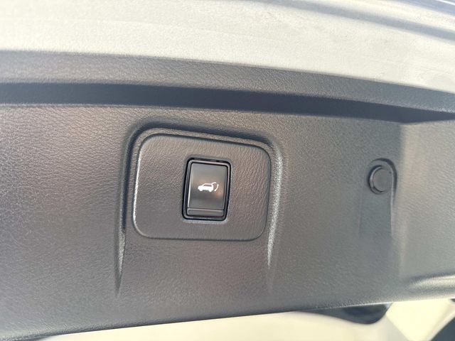 2017 Nissan Murano SL Image 22 of 34