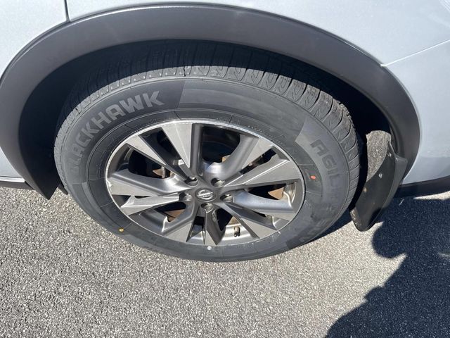 2017 Nissan Murano SL Image 10 of 34