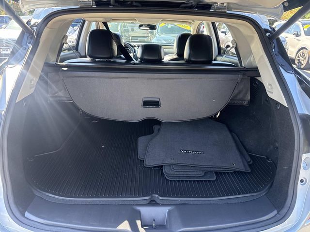 2017 Nissan Murano SL Image 11 of 34