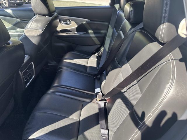 2017 Nissan Murano SL Image 12 of 34
