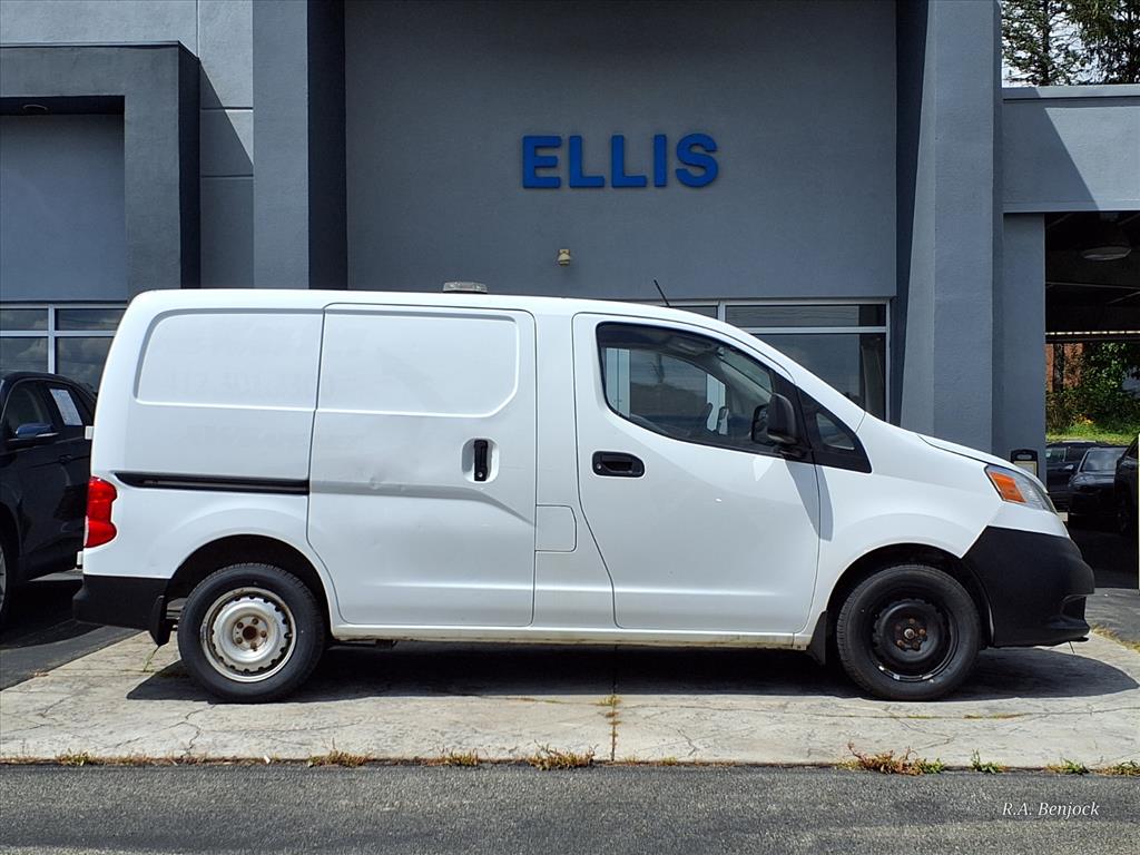 2017 Nissan NV200 S Image 3 of 21