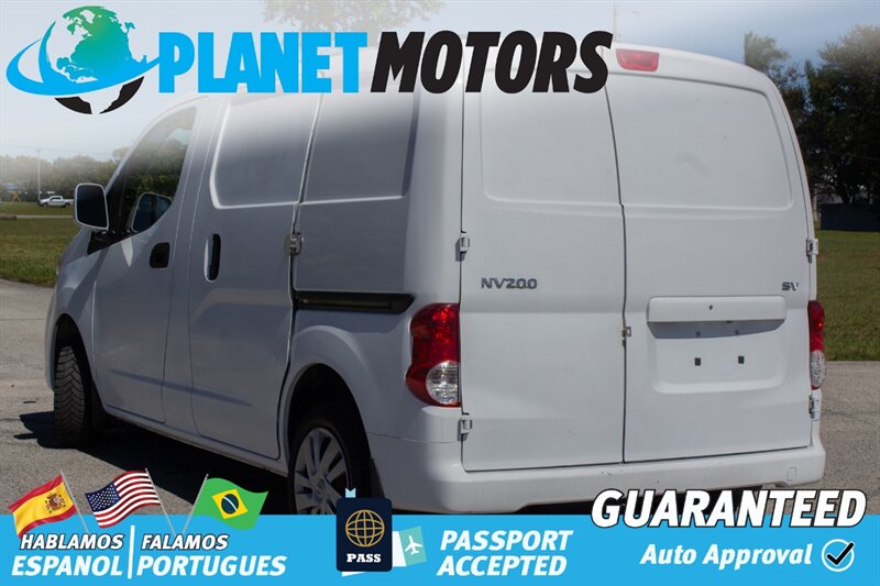 Vehicle image 11 of 23