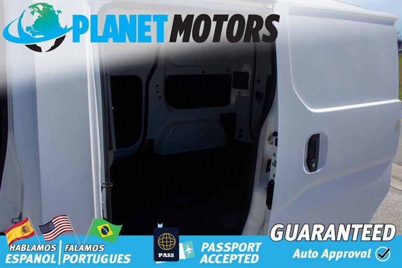 Vehicle image 13 of 23