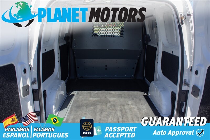 Vehicle image 14 of 23