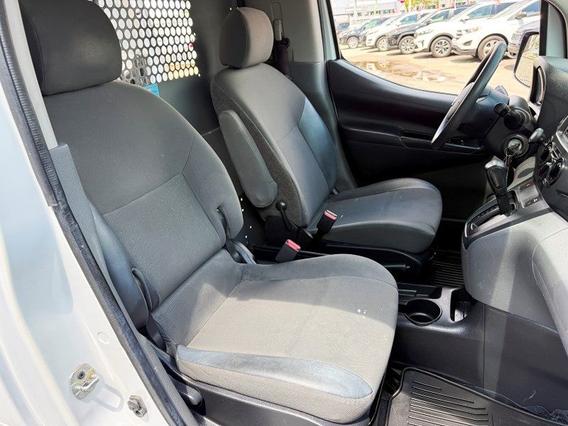 Vehicle image 16 of 30