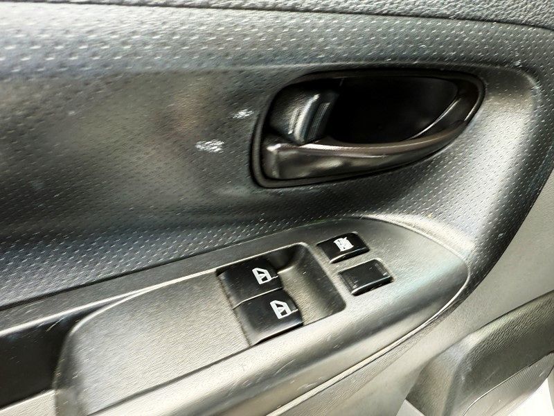 Vehicle image 23 of 30