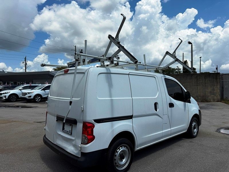 Vehicle image 7 of 30