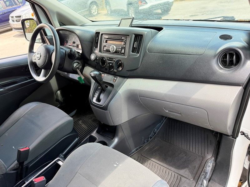 Vehicle image 17 of 30
