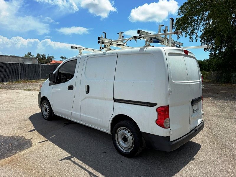 Vehicle image 10 of 30