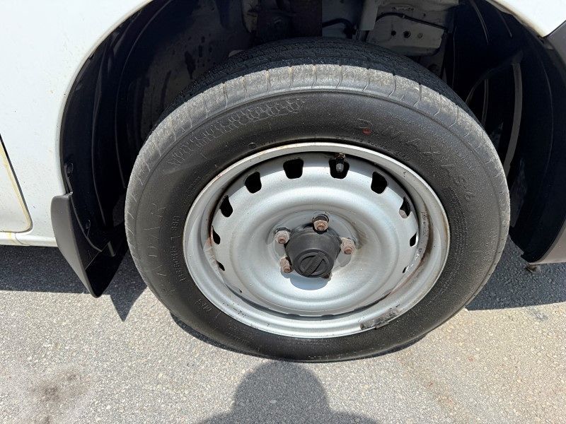 Vehicle image 28 of 30