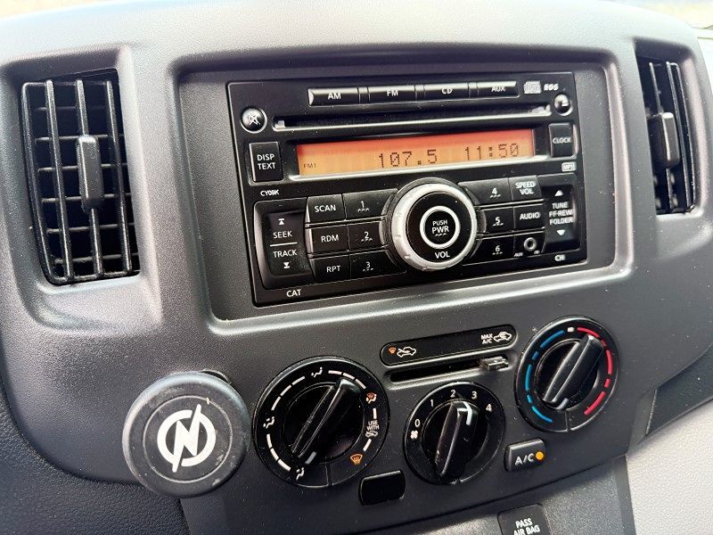 Vehicle image 19 of 30