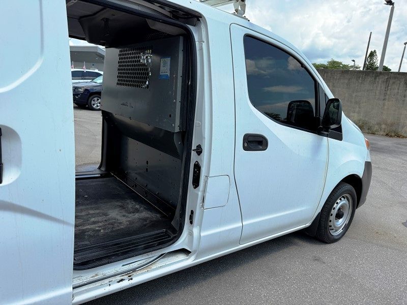Vehicle image 8 of 30