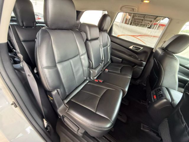 Vehicle image 24 of 51