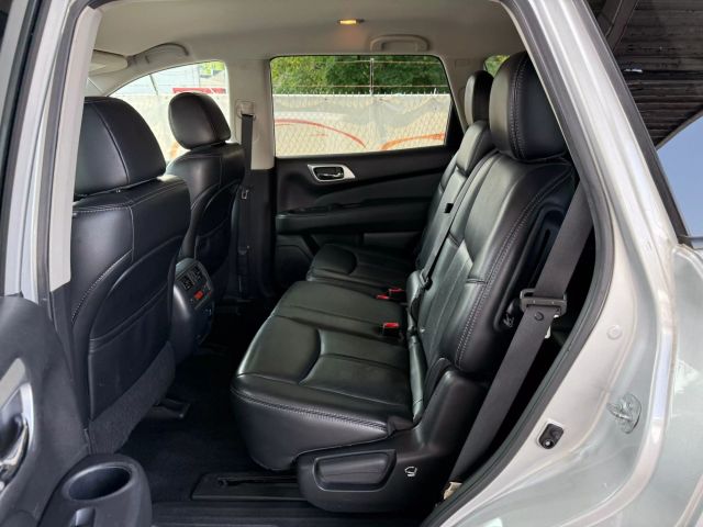 Vehicle image 18 of 51