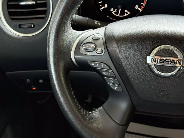 Vehicle image 34 of 51