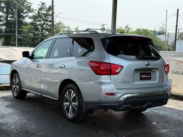Vehicle image 10 of 51