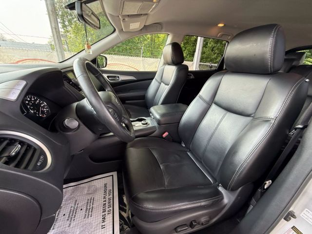 Vehicle image 16 of 51