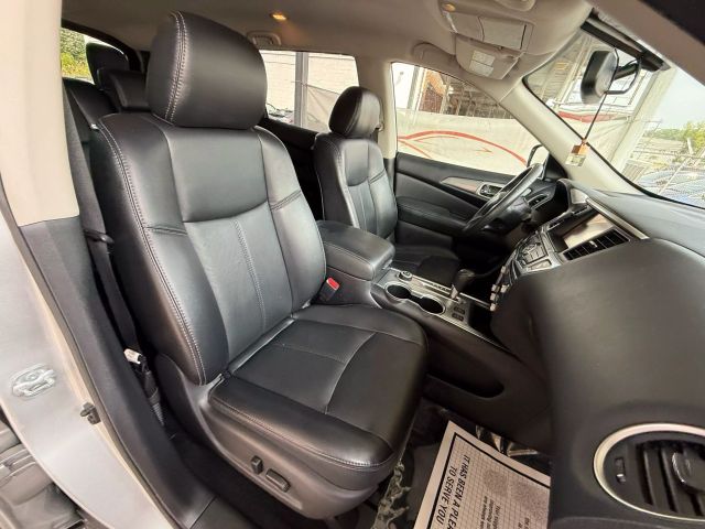 Vehicle image 27 of 51