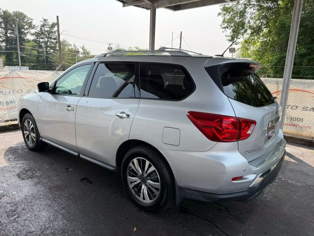 Vehicle image 11 of 51