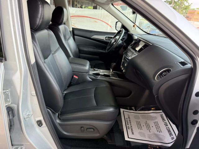 Vehicle image 26 of 51