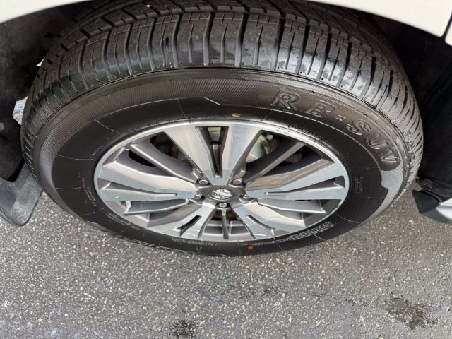 Vehicle image 47 of 51