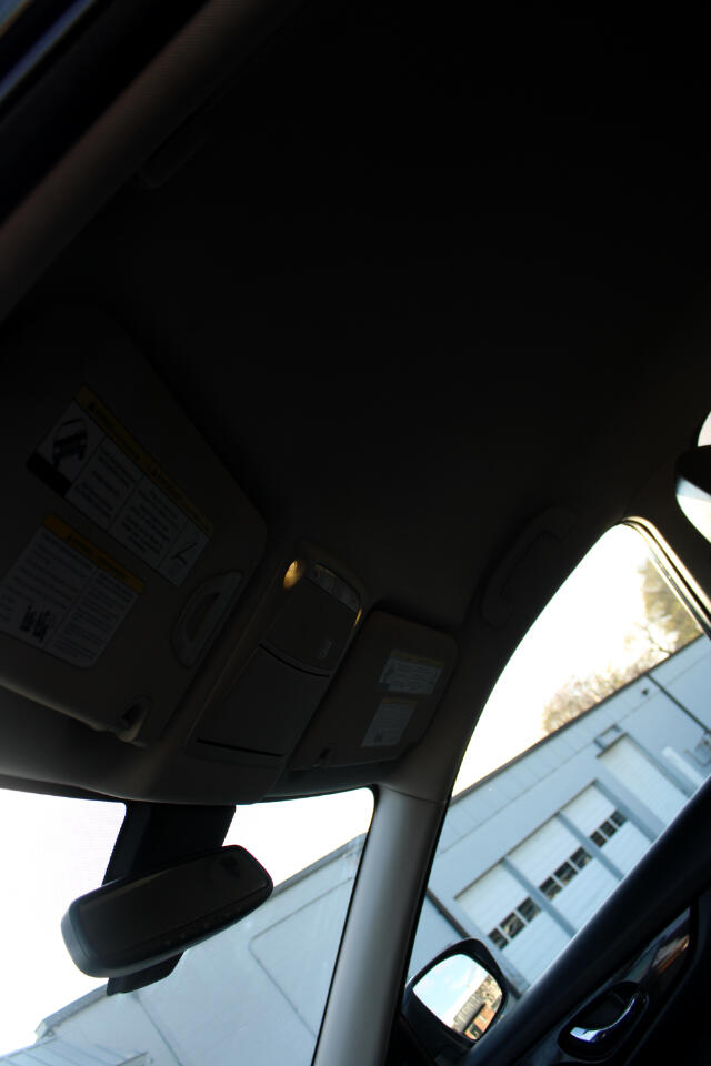 Vehicle image 23 of 33