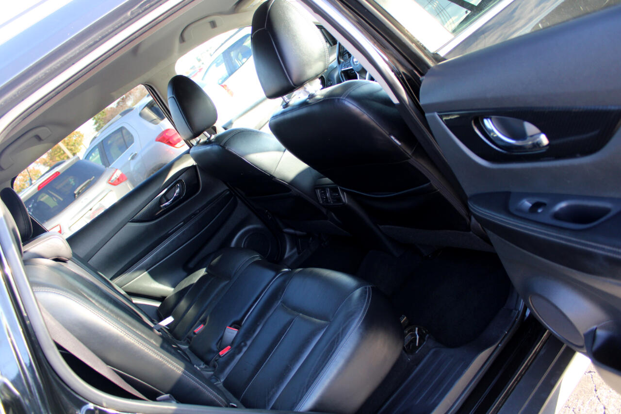 Vehicle image 15 of 33