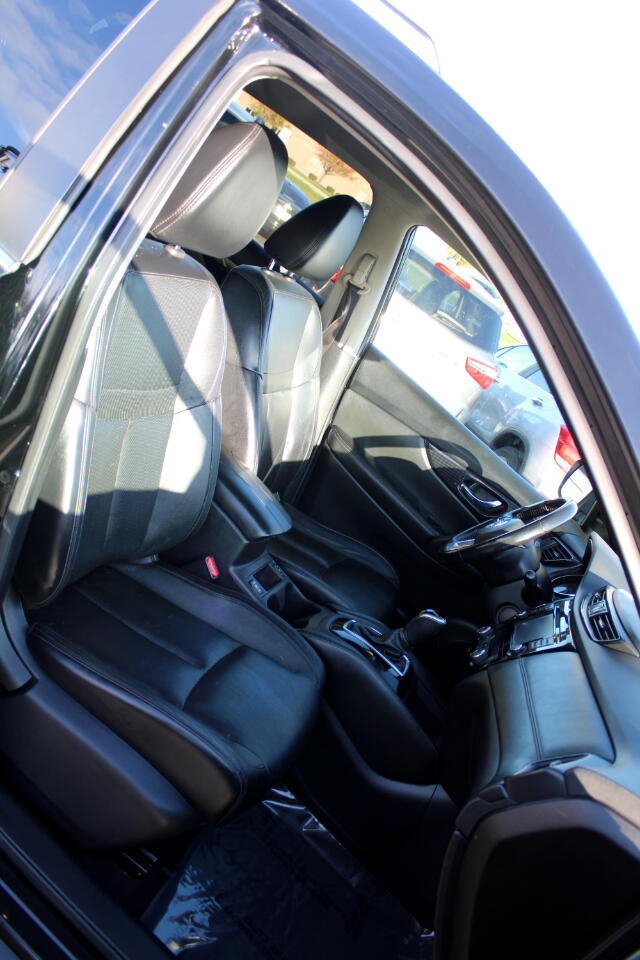 Vehicle image 14 of 33