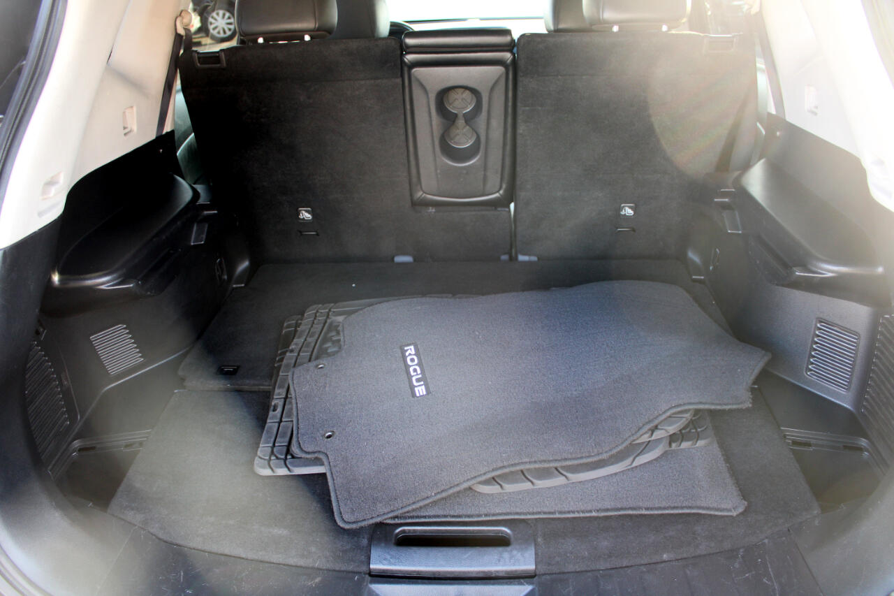 Vehicle image 17 of 33
