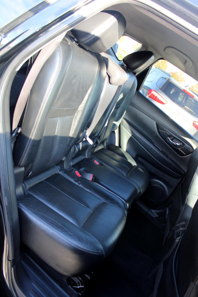 Vehicle image 16 of 33