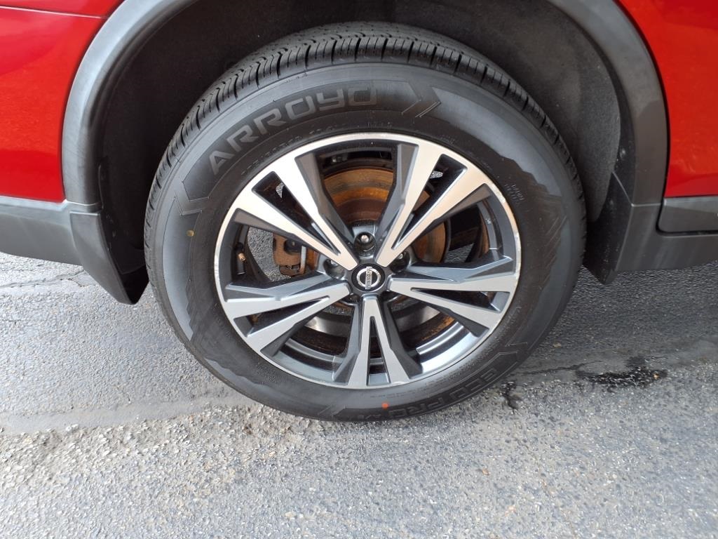 Vehicle image 23 of 25