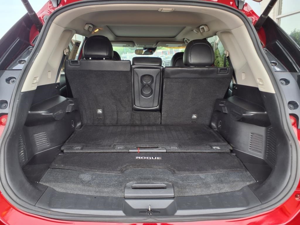 Vehicle image 9 of 25