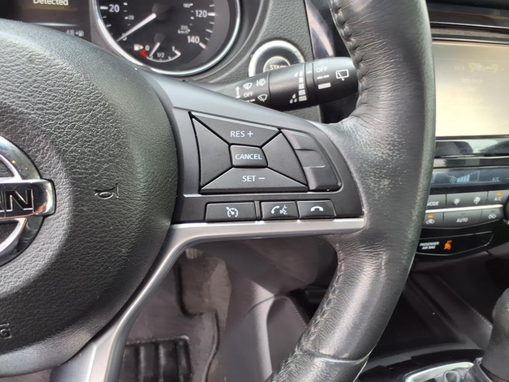 Vehicle image 13 of 25