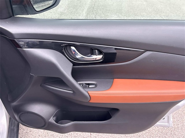 Vehicle image 22 of 42