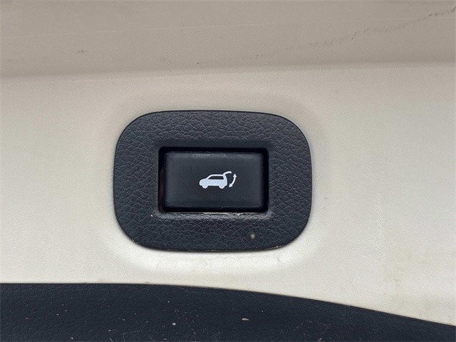 Vehicle image 13 of 42