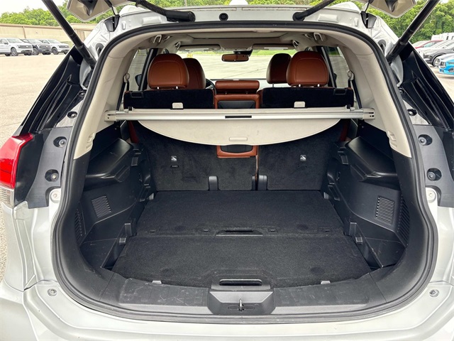 Vehicle image 12 of 42
