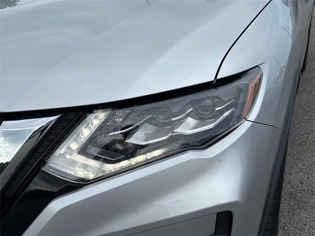 Vehicle image 10 of 42