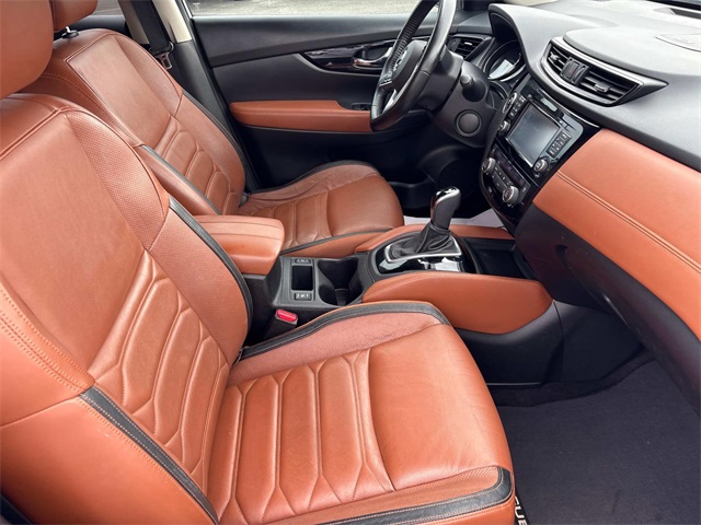 Vehicle image 23 of 42